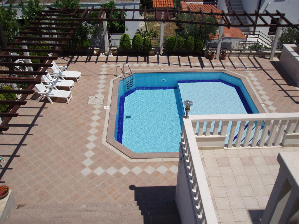 Apartments Romana Slatine Cameră foto