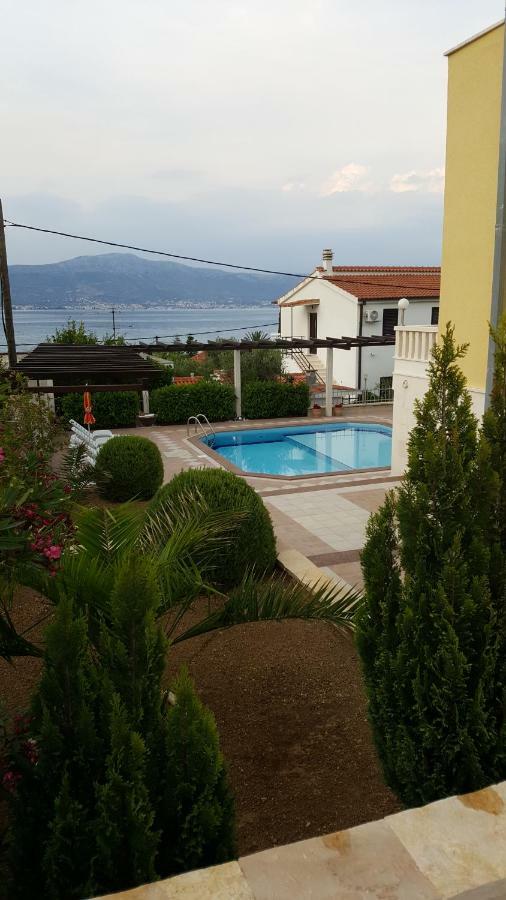 Apartments Romana Slatine Exterior foto